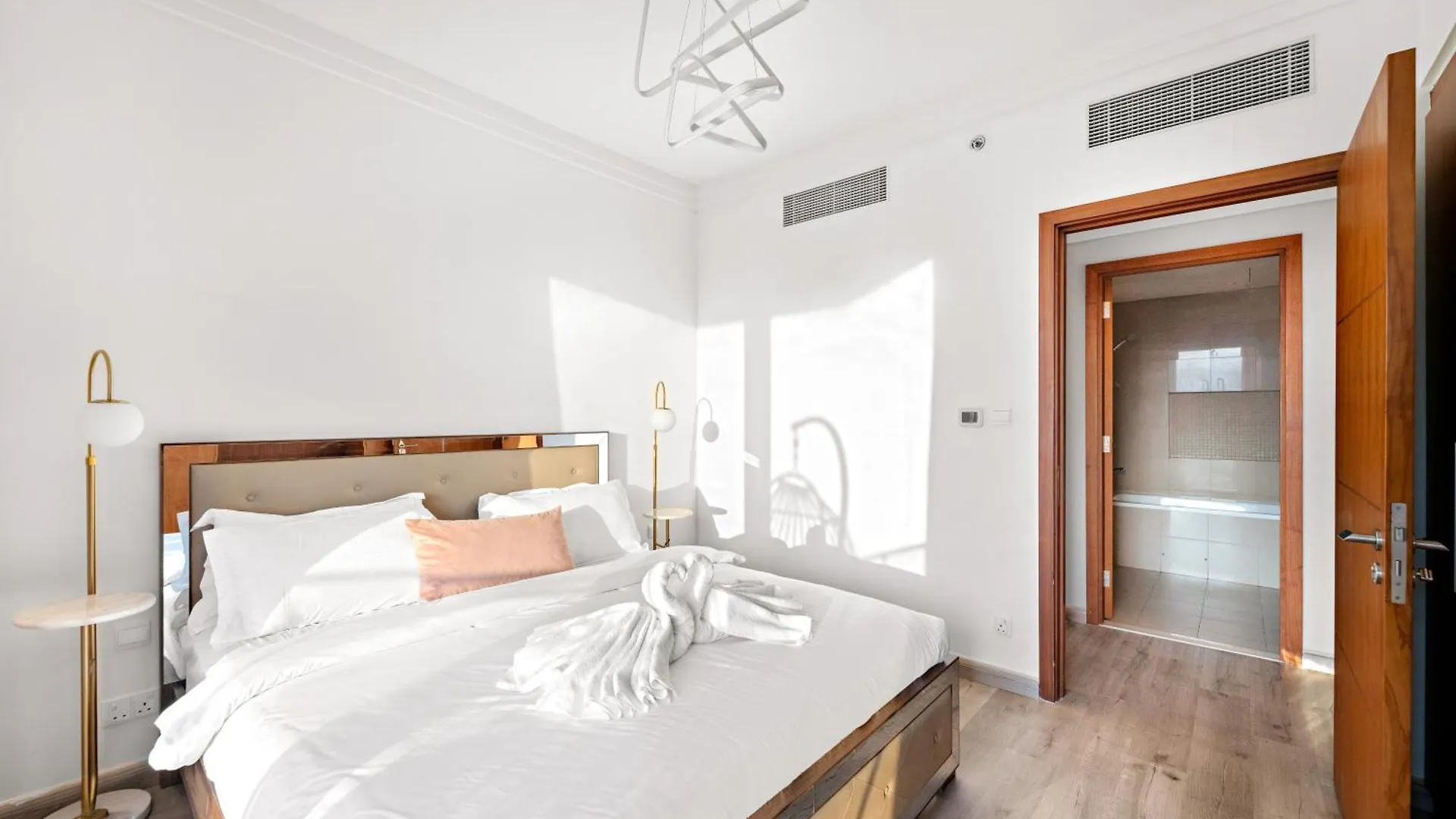 First Class 2Br With Full Burj Khalifa And Fountain View دبي